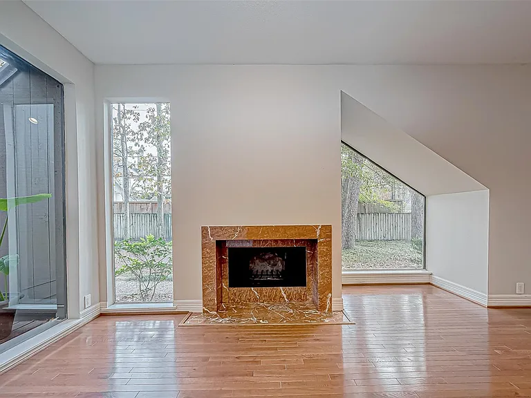 316 Litchfield Ln — Photo 5