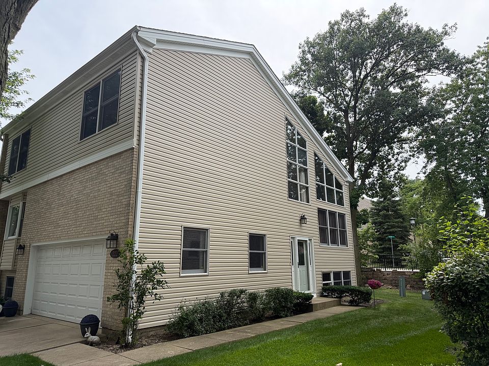 1st image of 222 Thomas Dr