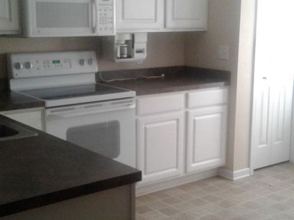 4th image of 229 Windsor Village Dr