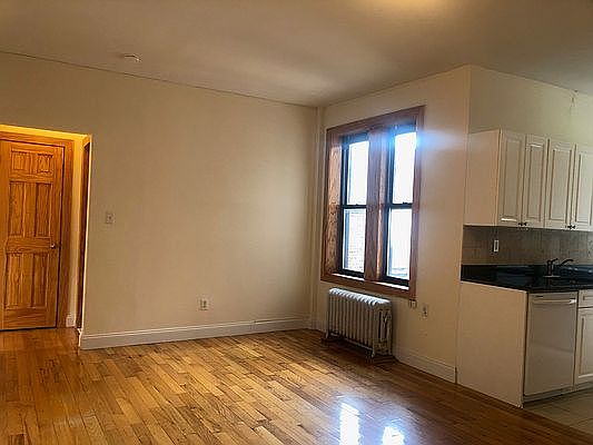4th image of 550 W 146th St #31