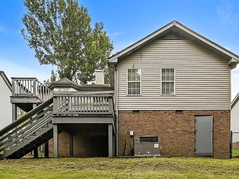 5340 Village Way — Photo 16