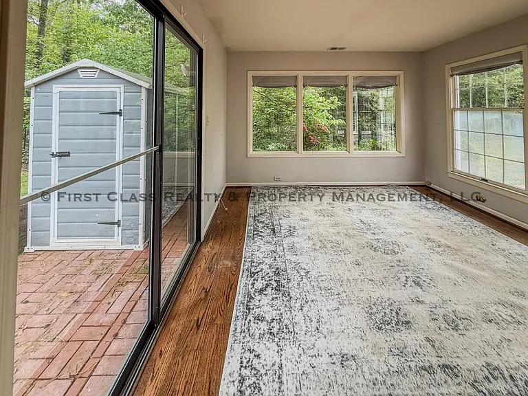 500 Ashworth Rd — Photo 51