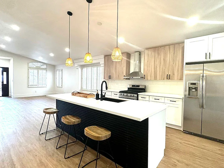 9875 Pioneer Ave — Photo 5