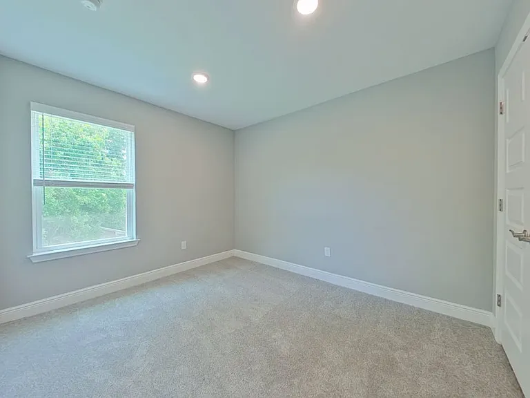 840 Fairview Dr — Photo 15