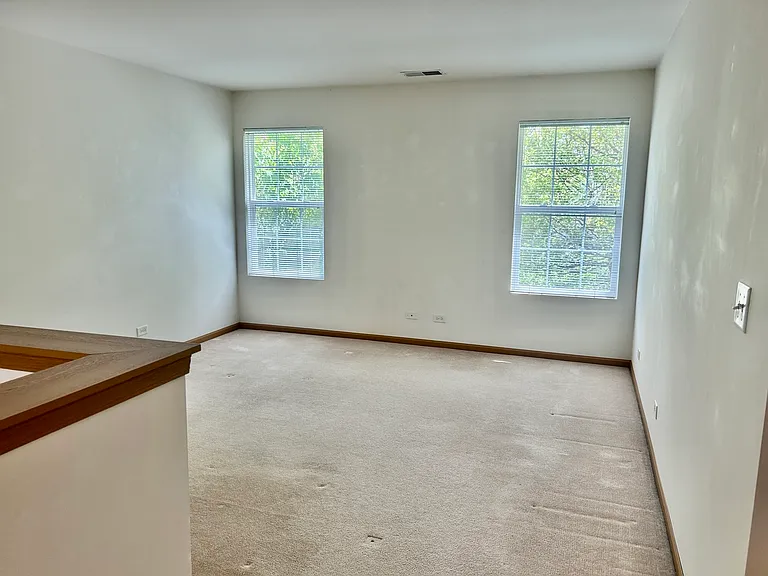 2482 Stoughton Cir — Photo 15