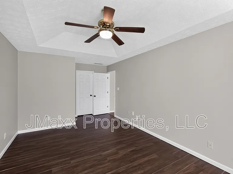 22 Canterbury Dr — Photo 11