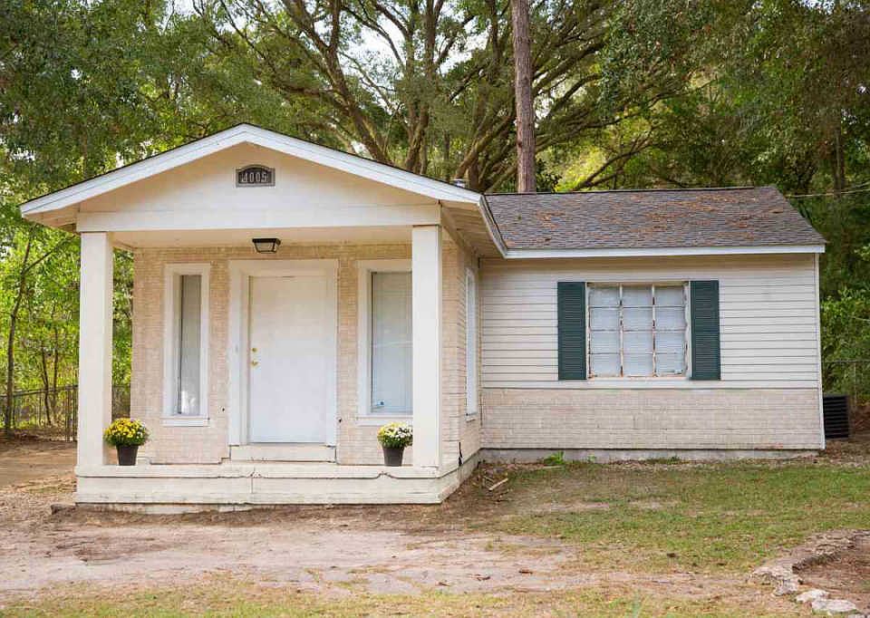 1st image of 4005 Roberts Ave