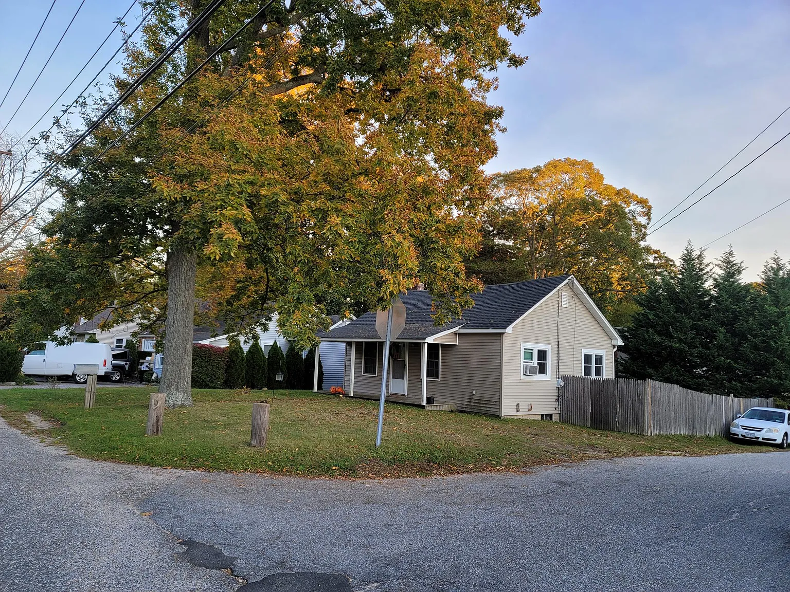 76 Smith St photo 1