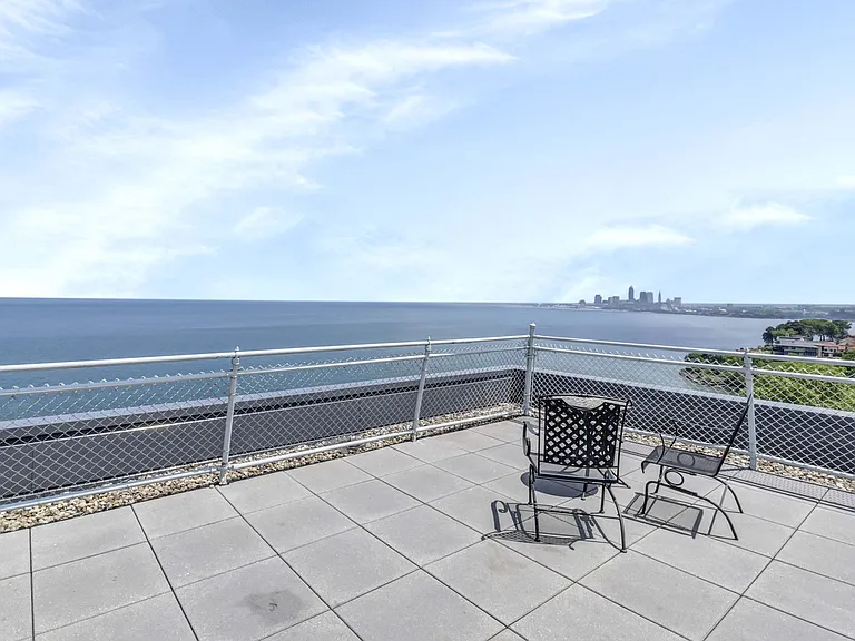 11850 Edgewater Dr #820 — Photo 31