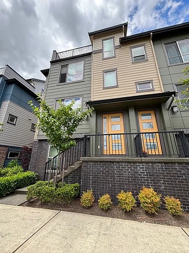 1307 8th Ave NE Photo 1