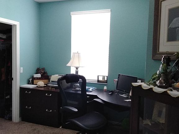 Office area in master 