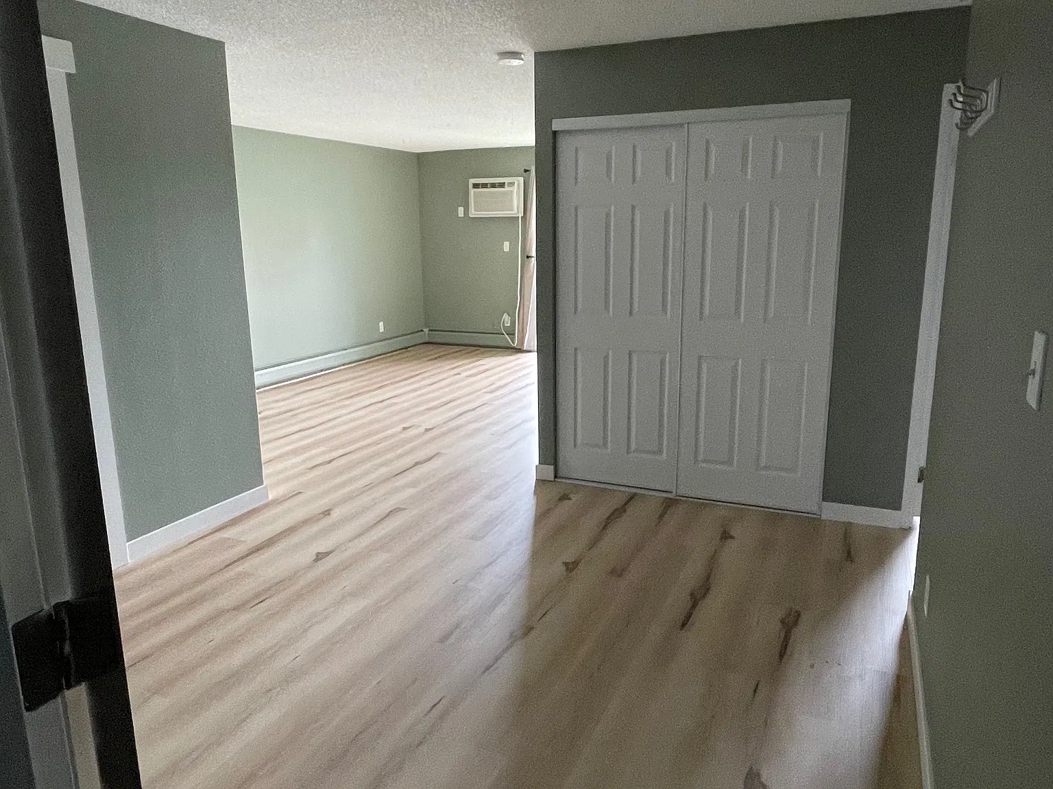 1 bed, 600 sqft, $1,800 — Photo 2