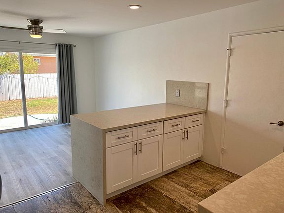 4th image of 2465 Casement St