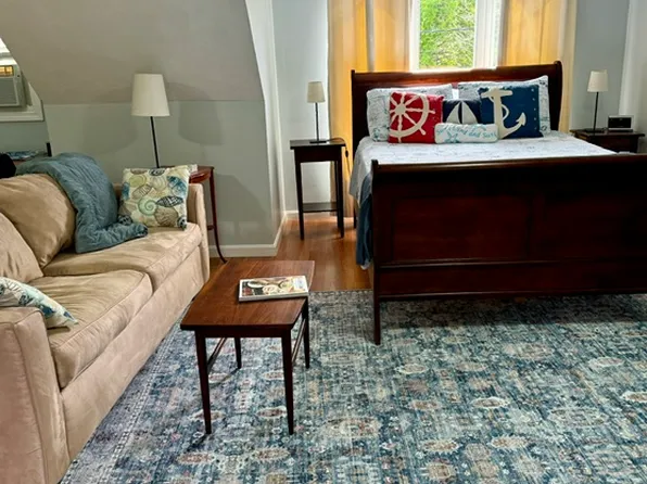 (undisclosed Address), Marion, MA 02738
