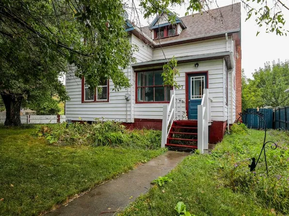 677 S Frederick St, Pincher Creek, AB T0K 1W0