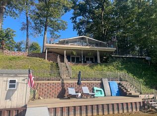 89513 Shorelane Dr, Lawton, MI 49065