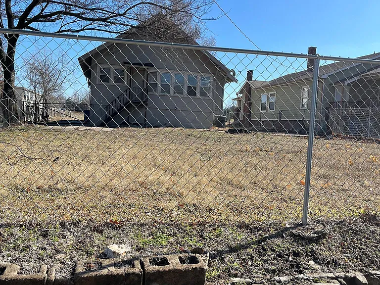 1310 S Trenton Ave — Photo 16