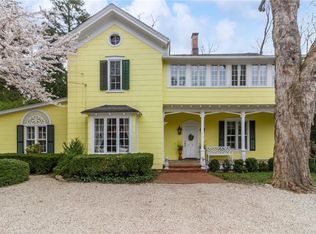 15 Sarles Ln, Pleasantville, NY 10570