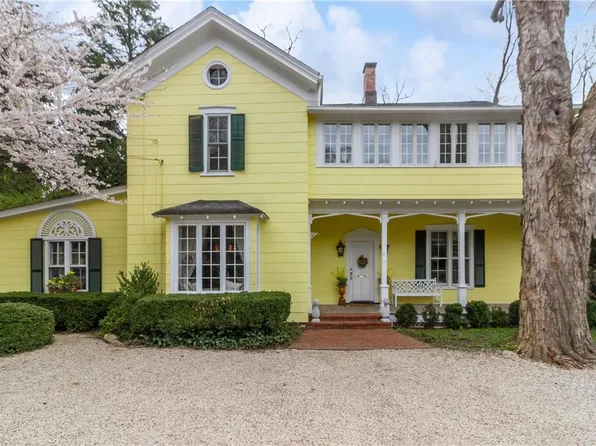 15 Sarles Lane, Pleasantville, NY 10570