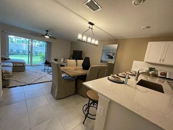 2nd image of 6823 Broadwater Ln