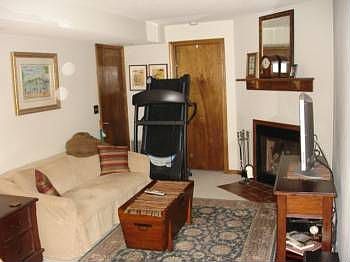 3rd image of 131 Peddlars Dr