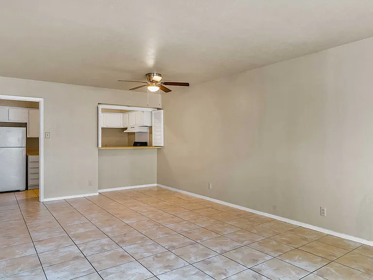 Barclay Apartments - ASK ABOUT OUR SPRING MOVE-IN SPECIAL TODAY! — Photo 42