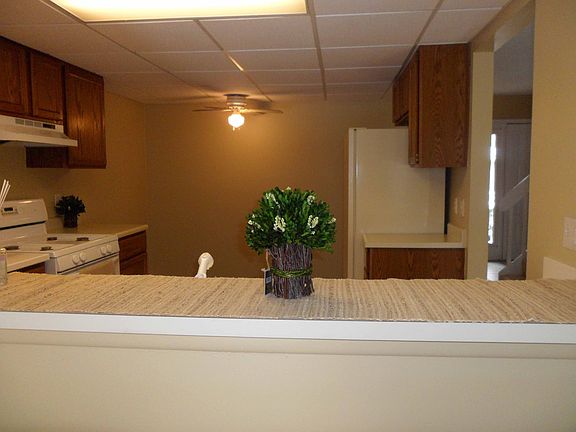 Kitchen Photo 1 
