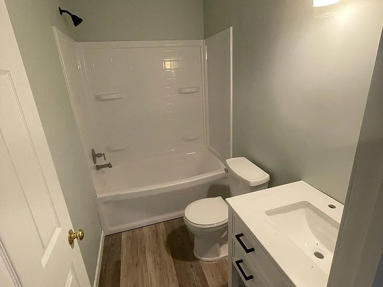 957 Westland Dr — Photo 7