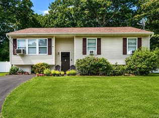 4 Witmer Court, Islandia, NY 11749