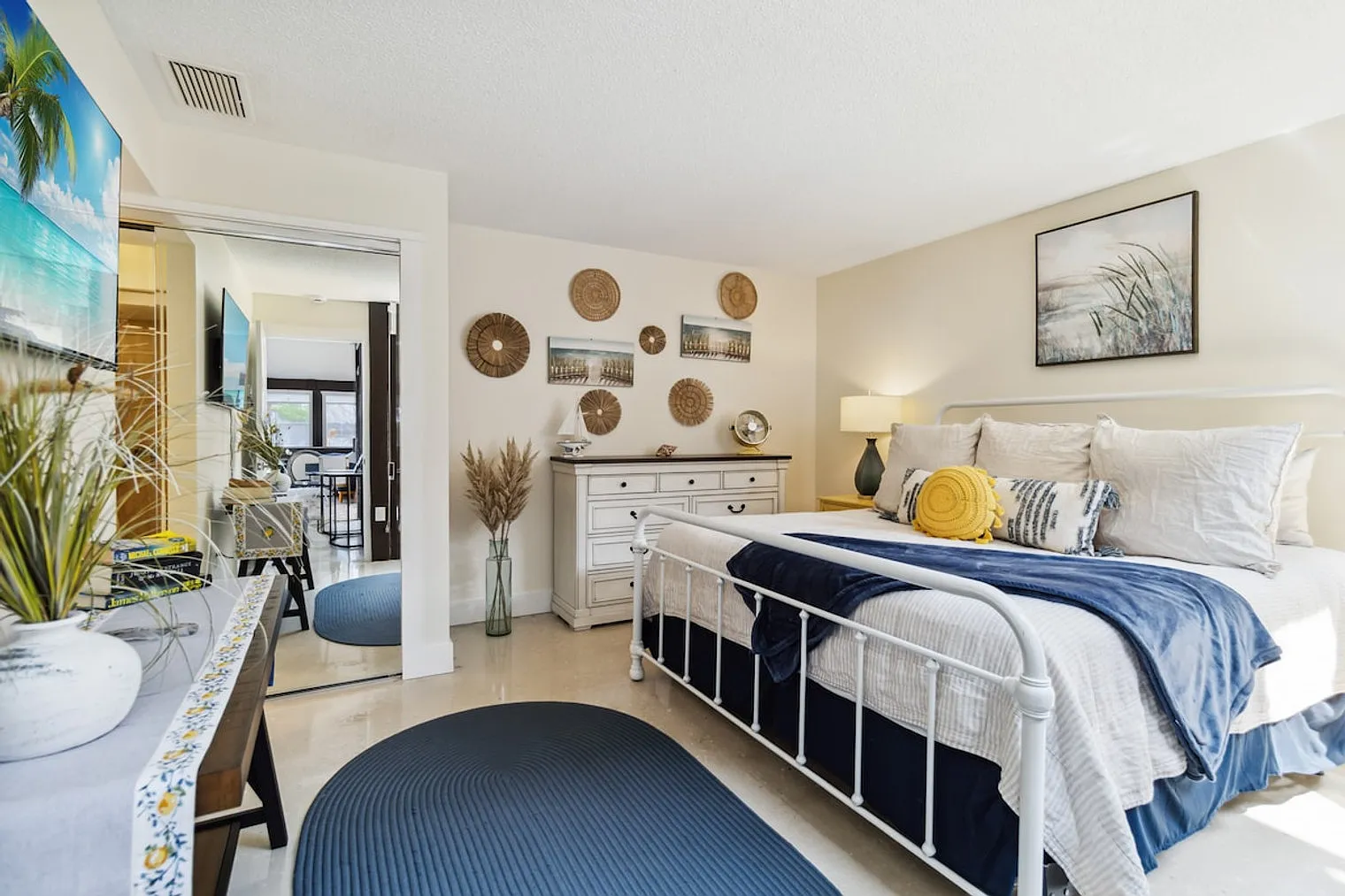 2 bed, 2.0 bath, $4,045 — Photo 4