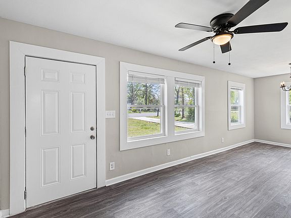 5th image of 1831 Catalina Drive