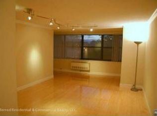 7002 Boulevard E #22L, Guttenberg, NJ 07093