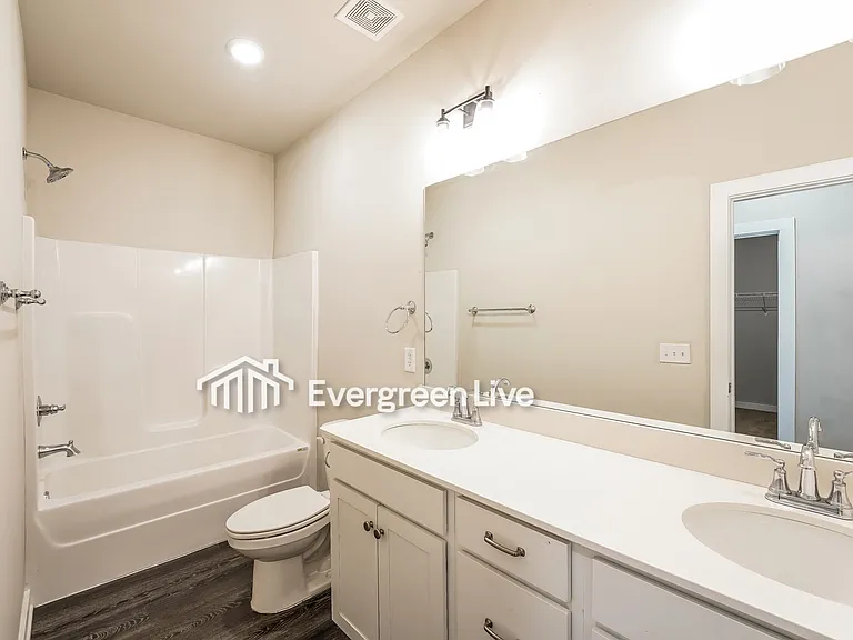 95 Wolf Ln — Photo 10