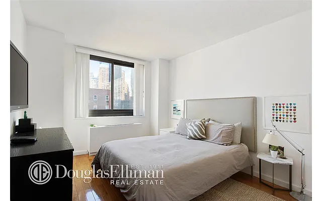 Rented by Douglas Elliman | media 18