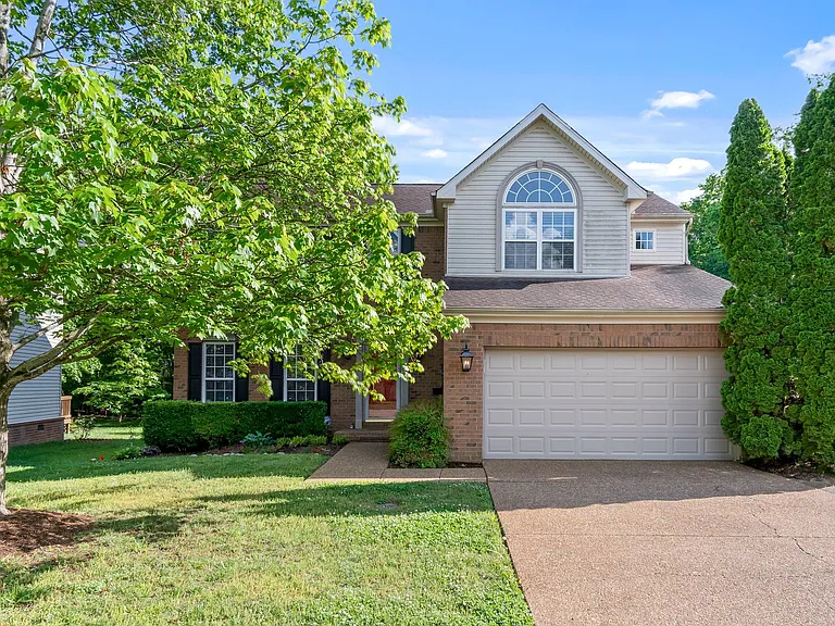 3215 Nolen Ln — Photo 2