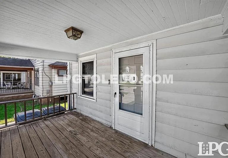 414 Bender Dr — Photo 3