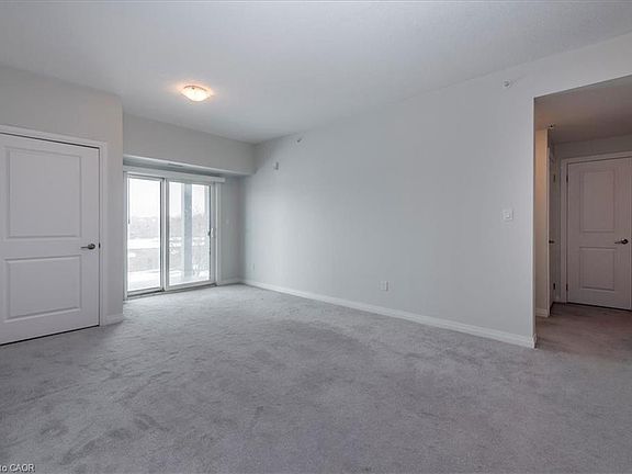 3rd image of 299 Cundles Rd E #306