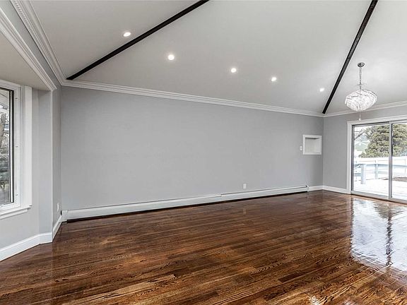 4th image of 3927 Hahn Ave