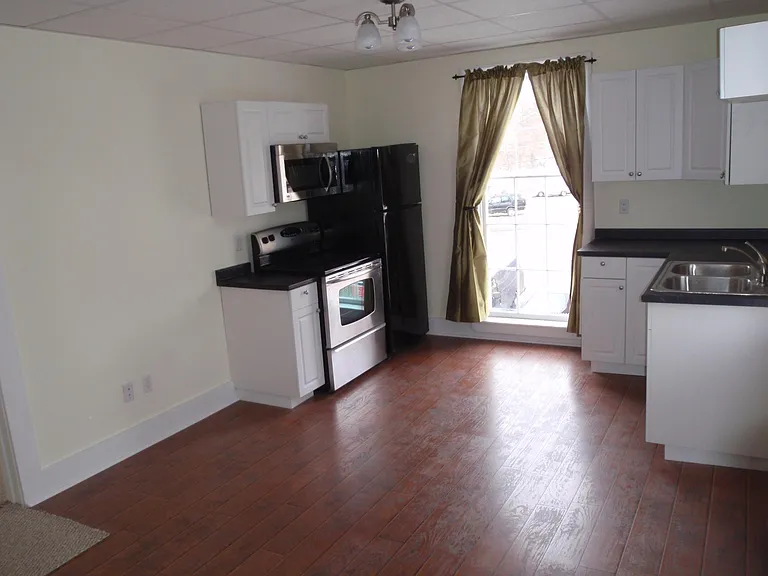 135 Prospect Hill St #4 — Photo 3