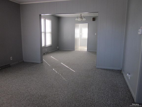 5th image of 636 Johnstown Ave