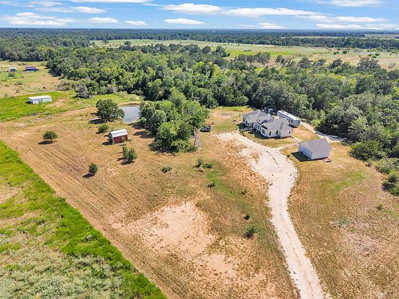 3rd image of 668 Fairview Dr