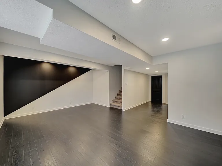 7339 Yankee Woods Dr — Photo 24
