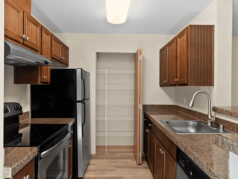 1 Bed 1 Bath Deluxe - 733 Sq Ft 1 Bed 1 Bath Deluxe - 733 Sq Ft