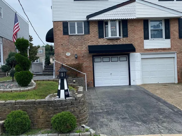 10919 Kirby Dr, Philadelphia, PA 19154