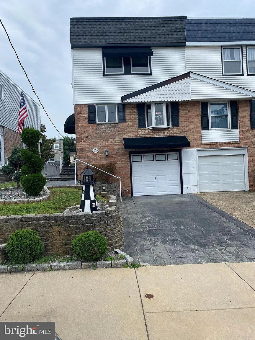 10919 Kirby Dr photo 1