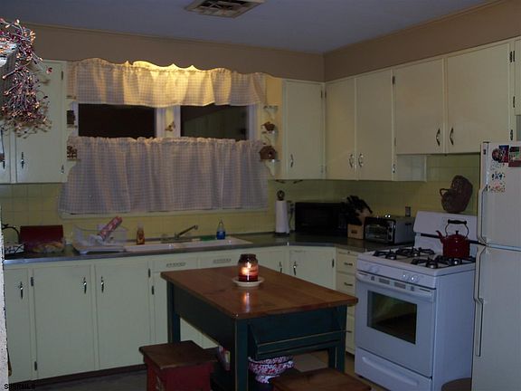5th image of 2146 Palermo Ave