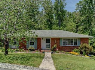 1224 Pinebrook Cir, Hendersonville, NC 28739