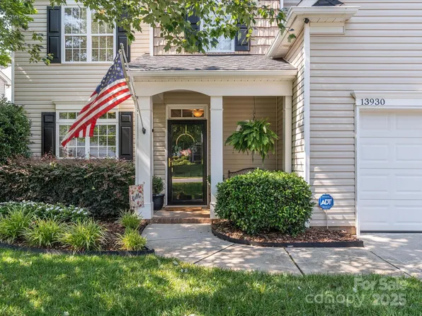 13930 Daltrey Ln, Charlotte, NC 28277