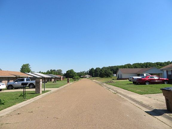4th image of 2714 Red Haven Dr