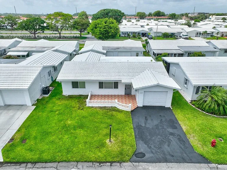 2086 SW 12th Ave — Photo 30